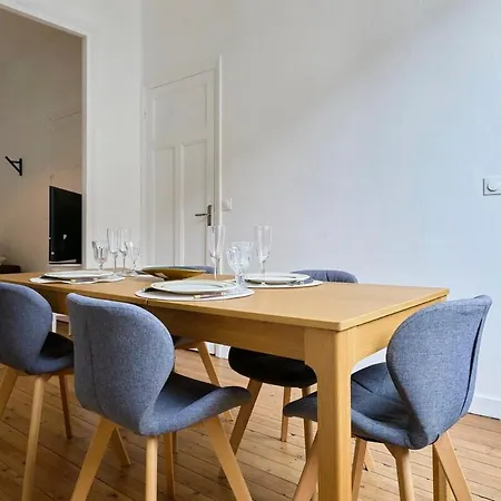 Apartment Lumineux, 4p, Balcon, Proche Marche Lille