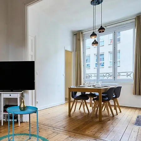 Apartment Lumineux, 4p, Balcon, Proche Marche *
