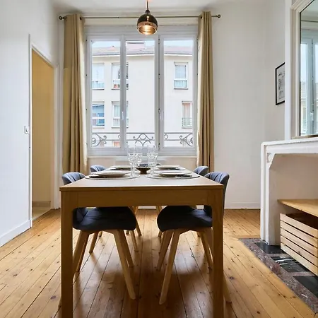 Apartment Lumineux, 4p, Balcon, Proche Marche Lille