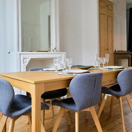 Apartment Lumineux, 4p, Balcon, Proche Marche